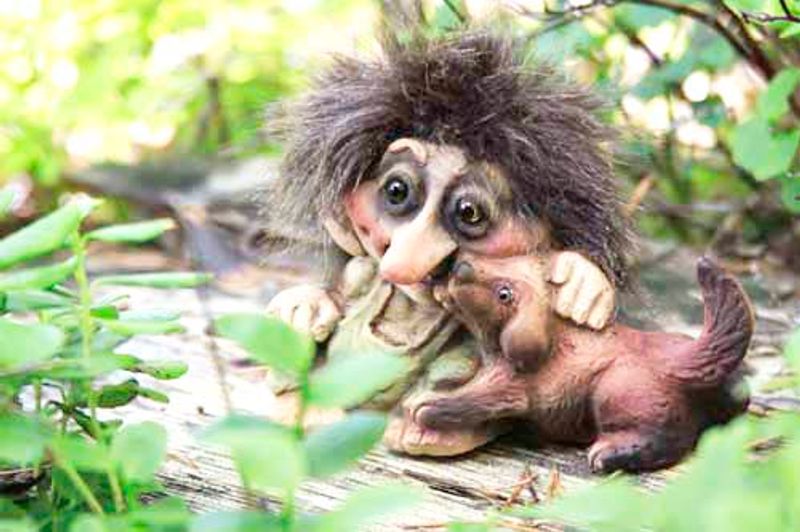Troll with dog (Troll # 046)