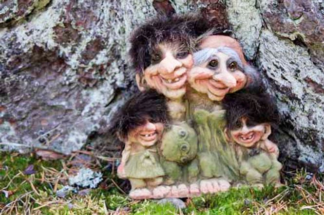 Main Image Trollfamily (Troll # 268)