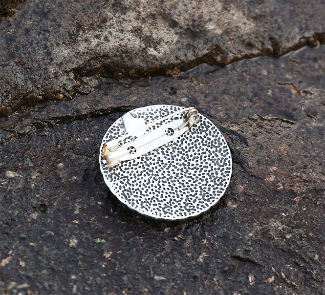 Main Image Brooch, Wayfinder