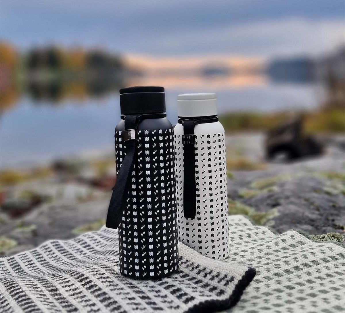 Vacuum flask, Islender pattern, black/white