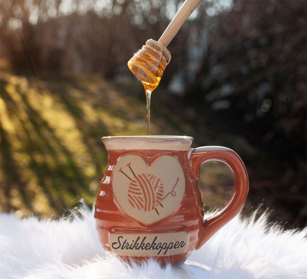 Main Image Knitting mug, honey brown